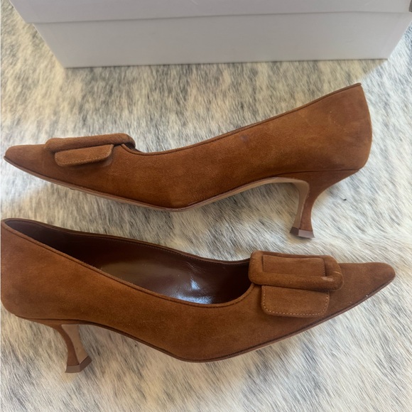 MANOLO BLAHNIK
Maysale Suede Buckle Pumps - Picture 6 of 6